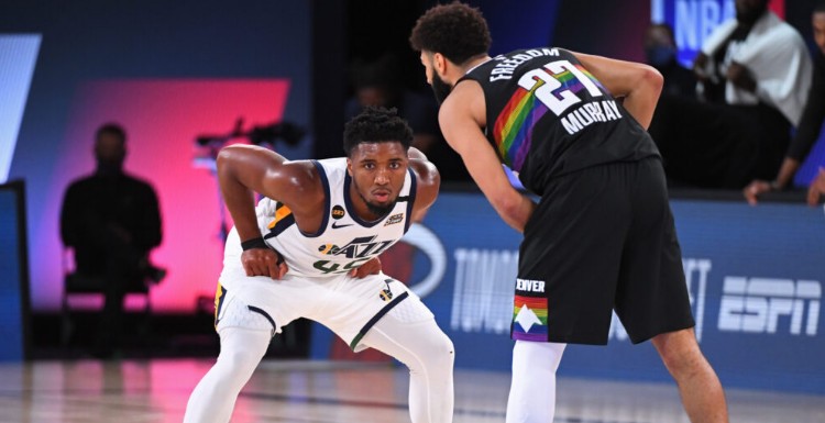 在分析伊尼 在分析伊尼