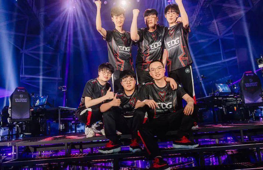 不给她们任 不给她们任